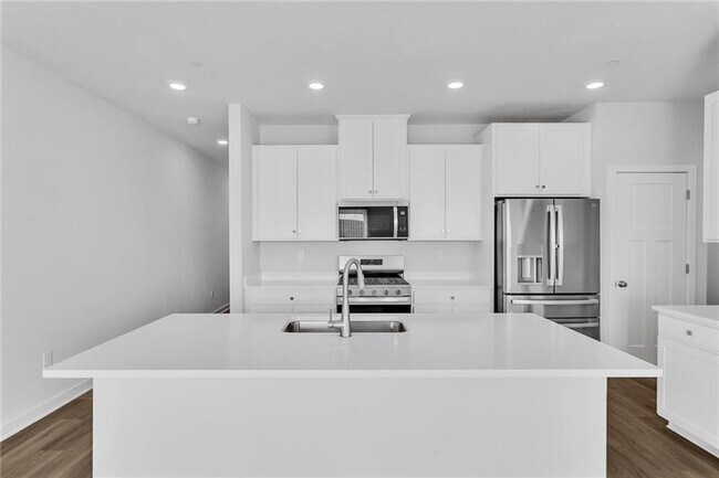 Building Photo - 126 Scotland Ln