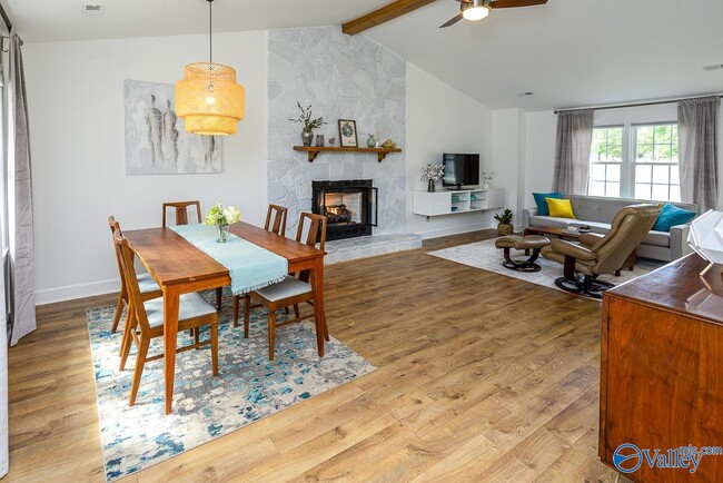 Building Photo - 208 S Oxford Cir