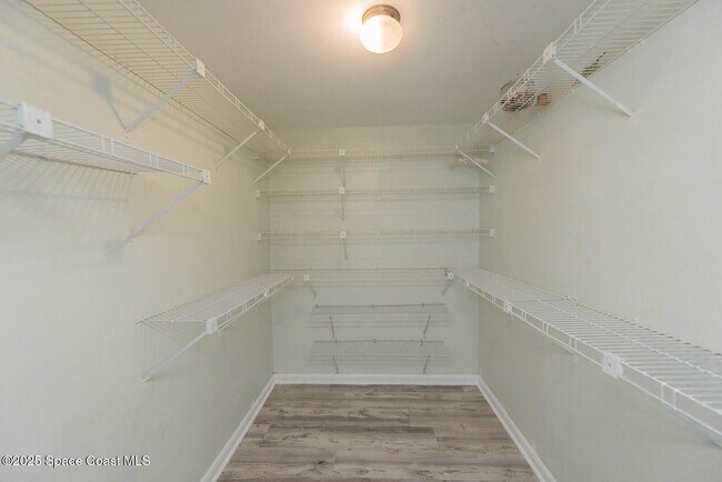 Building Photo - 508 Poinsettia Rd