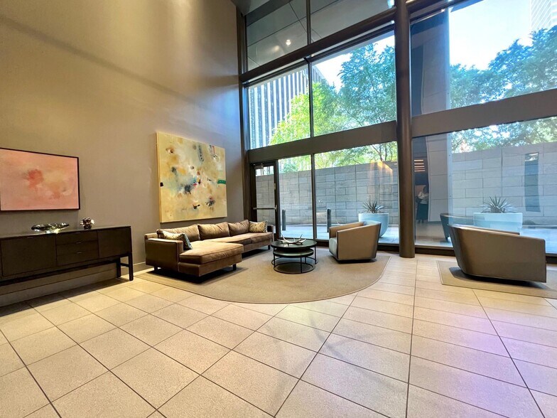 Building Photo - 1200 Main St