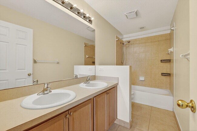 Building Photo - 2245 Portsmouth Ln