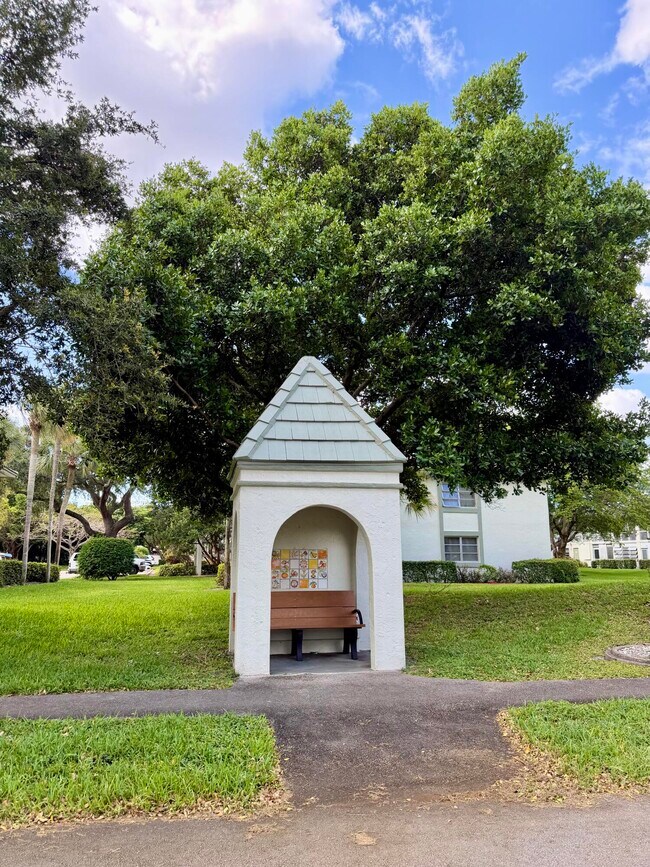 Building Photo - 1101 Bahama Bend