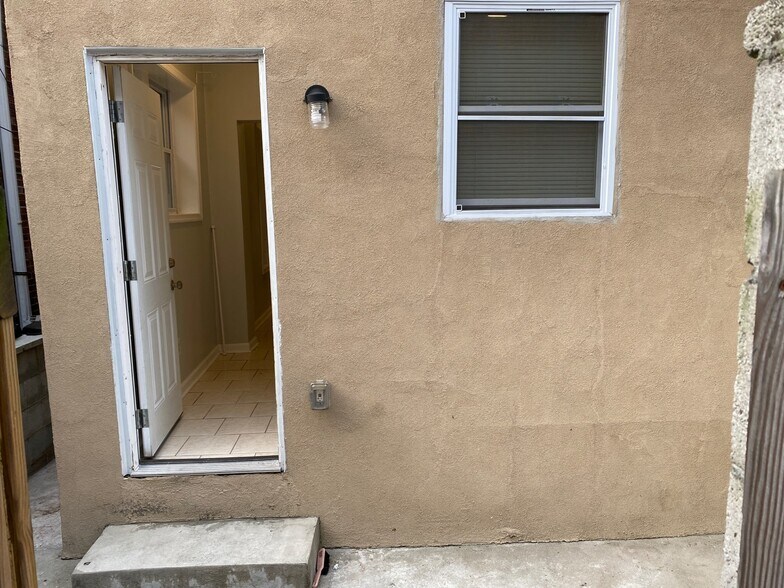 Building Photo - 1708 Mifflin St