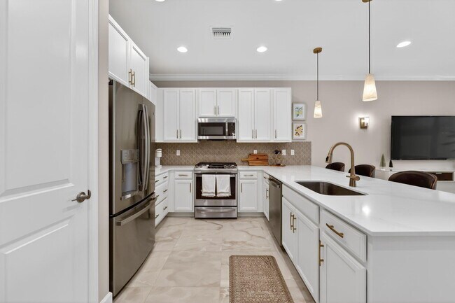 Building Photo - 12447 SW Blue Mangrove Pkwy