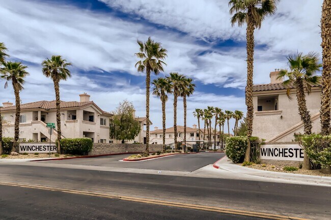 Building Photo - Adorable 1st Floor Condo In Gated Community!