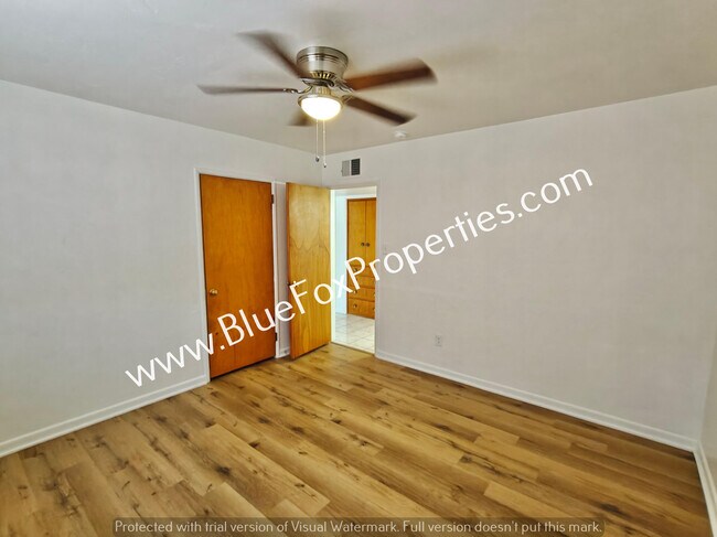 Building Photo - 5755 E 6th St