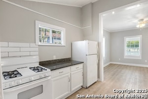 Building Photo - 2209 N Flores St