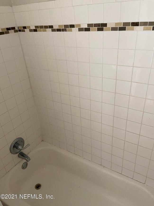 Building Photo - 5366 Baycrest Rd