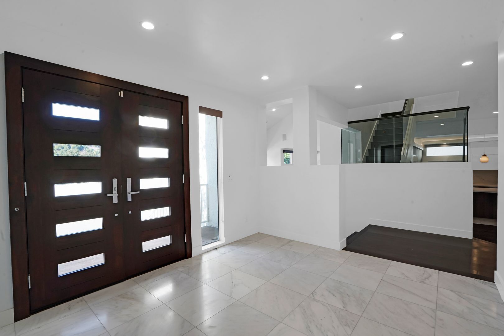 Building Photo - Experience Modern Luxury in this Stunning 4-Bedroom Smart Home in the Heart of 90027