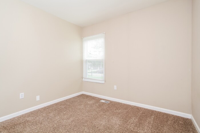 Building Photo - 12085 Spalding Dr