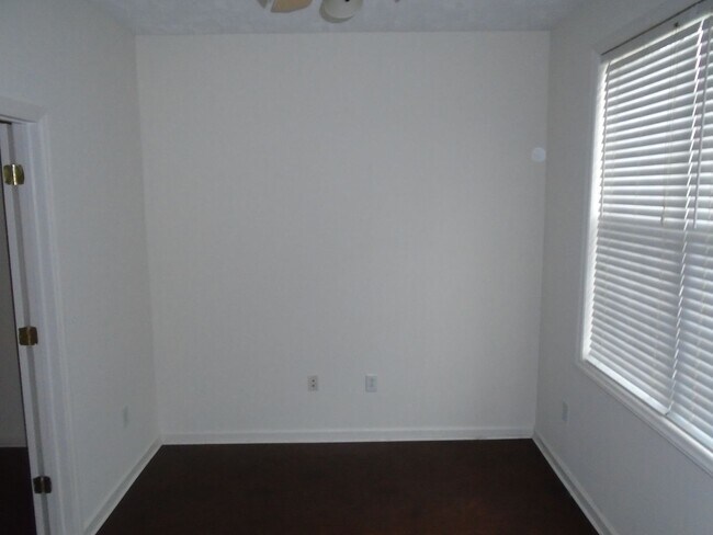 Building Photo - 645 Brandermill Rd
