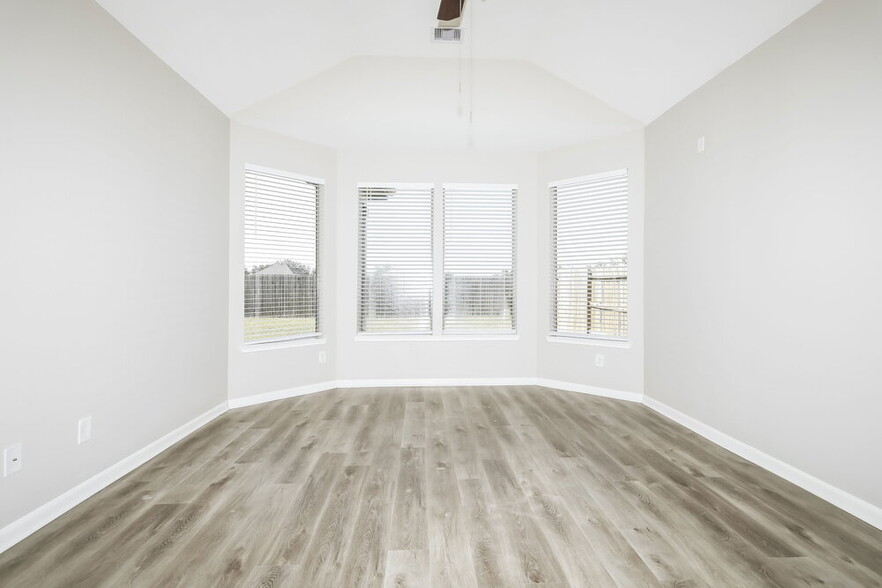 Building Photo - 16438 Williamstown Dr