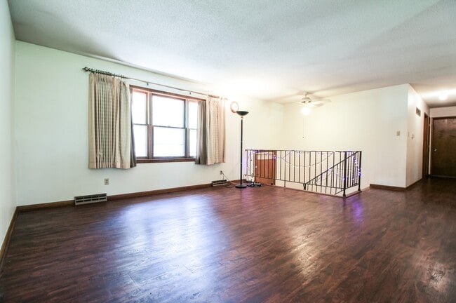 Building Photo - 1832 Ranser Rd