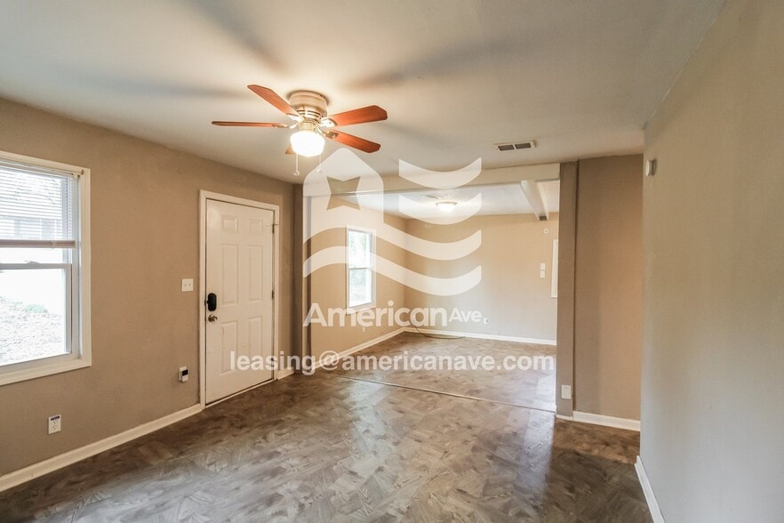 Building Photo - 2423 Adger Rd