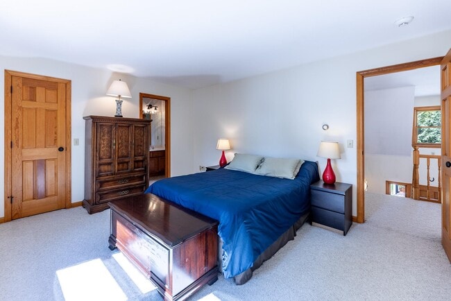 Building Photo - 12 Woodland Ln