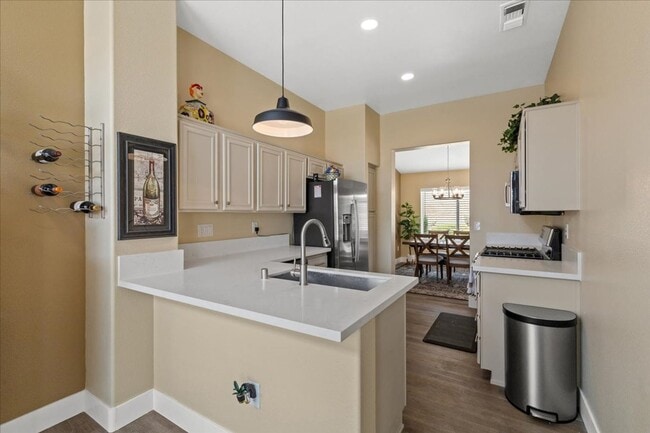 Building Photo - Beautifully Updated 2bd Sun City Summerlin Home with Resort-Style Amenities
