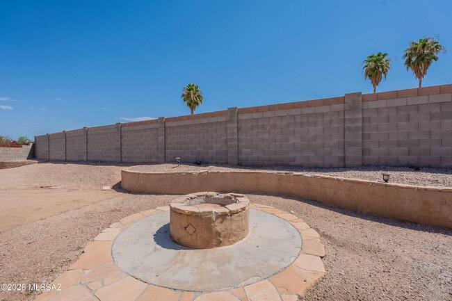 Building Photo - 8515 Placita De Lorena