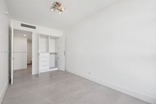 Building Photo - 5065 Collins Ave