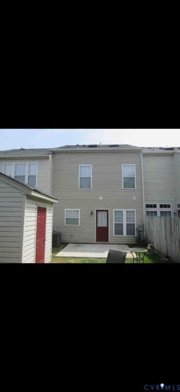 Building Photo - 2808 Queensland Dr