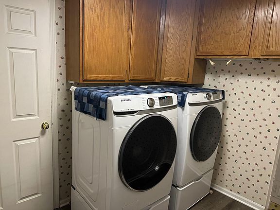 Building Photo - 920 Sweetflower Dr