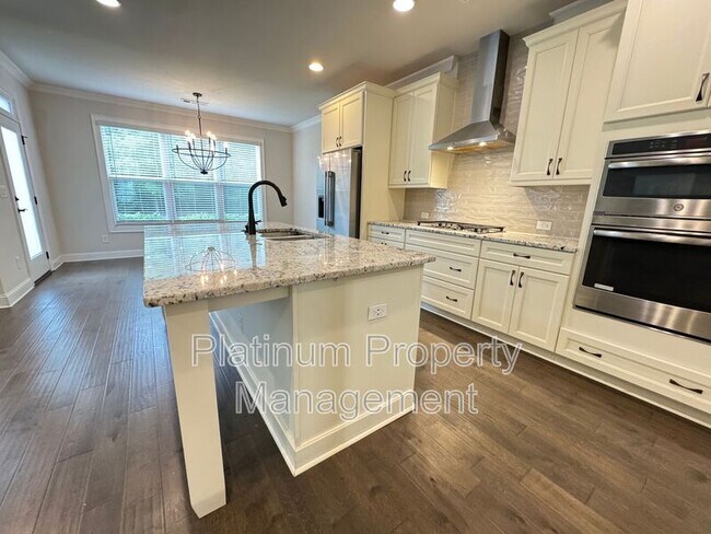 Building Photo - 705 Fieldcrest Park Ln