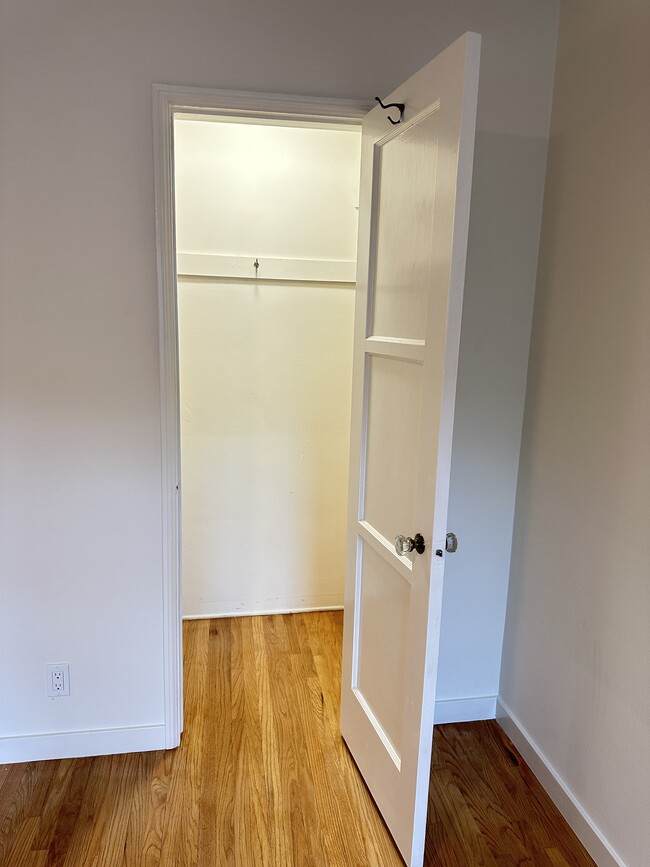 Bedroom Closet 1 - 306 N Screenland Dr