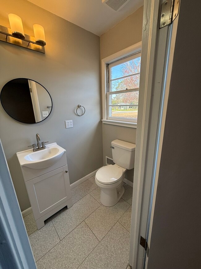 Building Photo - 61 Loganberry Cir