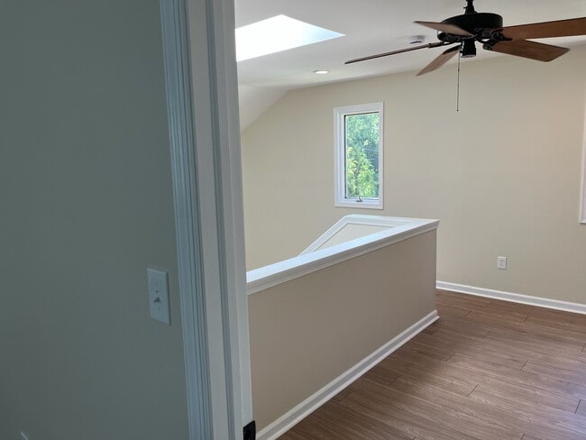 Building Photo - 122 Garris Rd