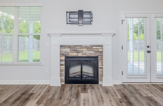 Building Photo - 5270 Copse Dr