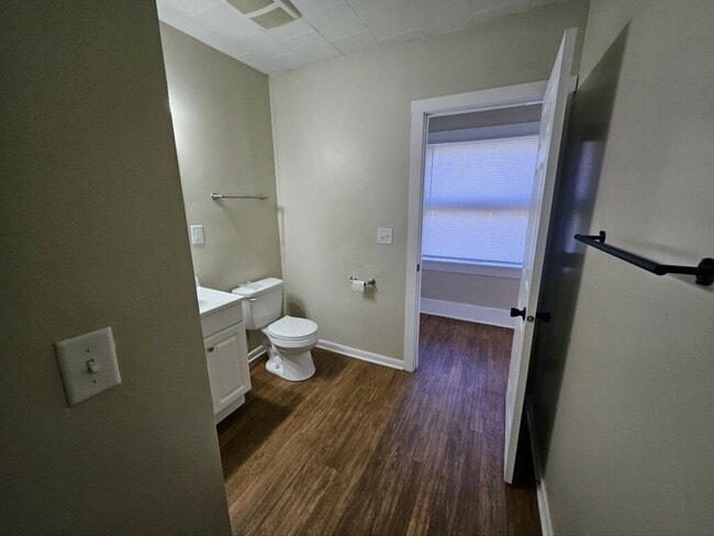 Building Photo - Warren