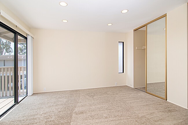 Building Photo - 3987 Camino Lindo