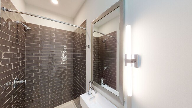 Building Photo - Modern Townhome with Roof Terrace in Dilworth Neighborhood Charlotte NC