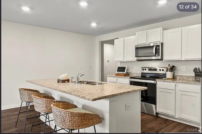 Building Photo - 3704 Magnolia Hls Dr