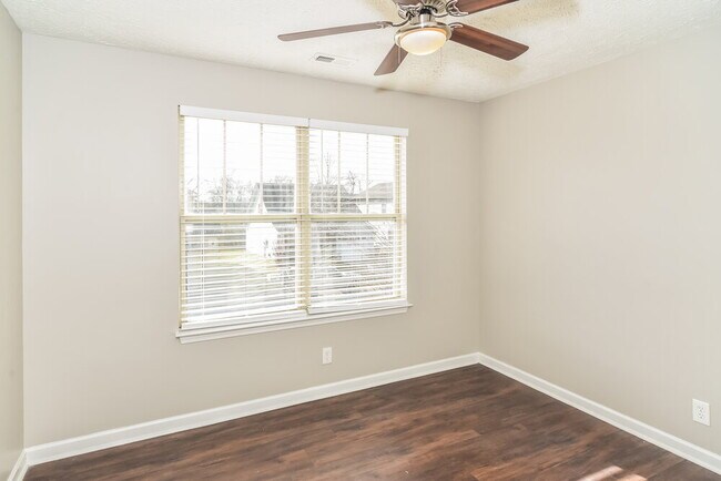 Building Photo - 1913 Warmingfield Dr