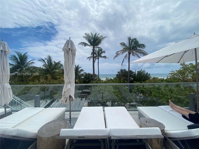 Building Photo - 2301 Collins Ave