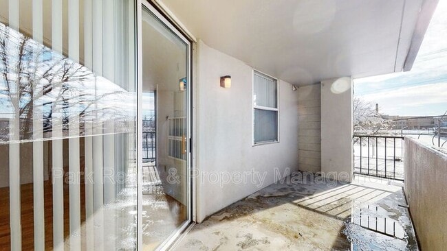 Building Photo - 601 W 11th Ave