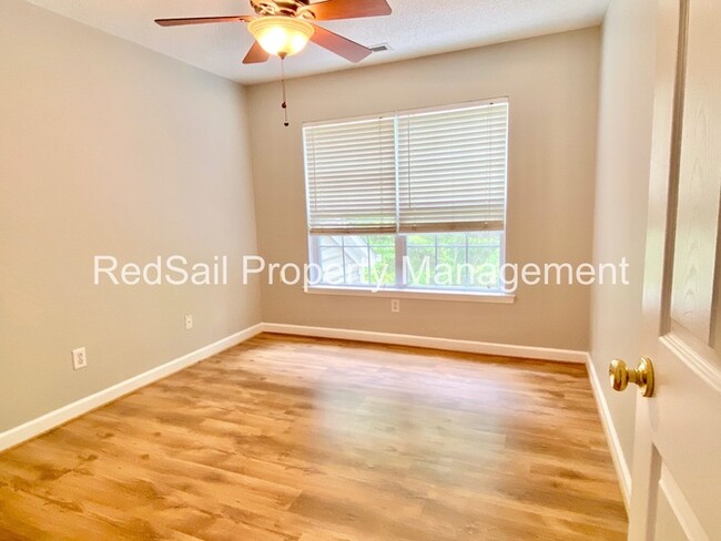 Building Photo - Willow Lakes Townhome!