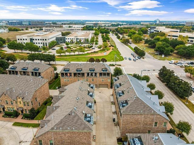 Building Photo - 7915 Parkwood Blvd