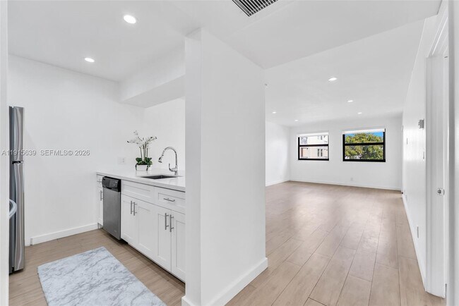 Building Photo - 8160 Geneva Ct