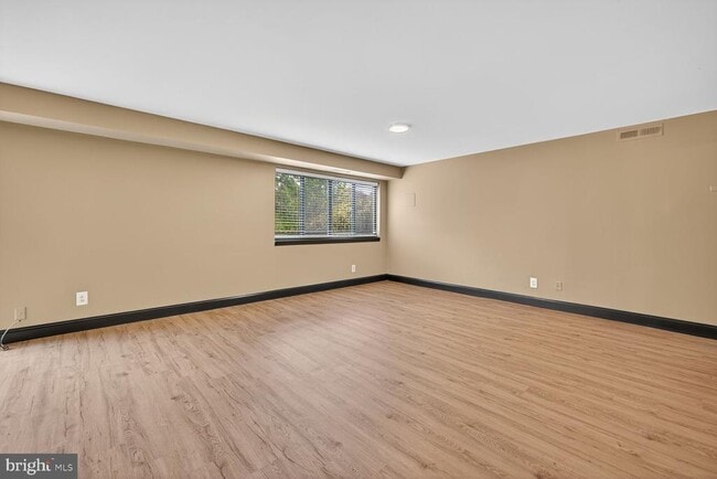 Building Photo - 10116 Little Pond Pl