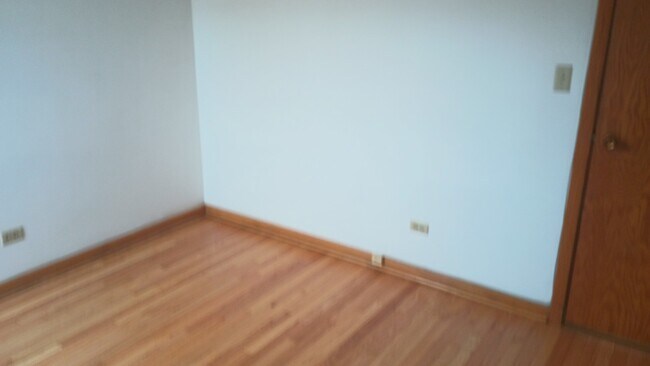 Building Photo - 8902 N Wisner St