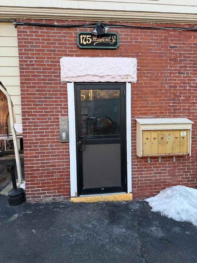 Building Photo - 175 Ashmont St