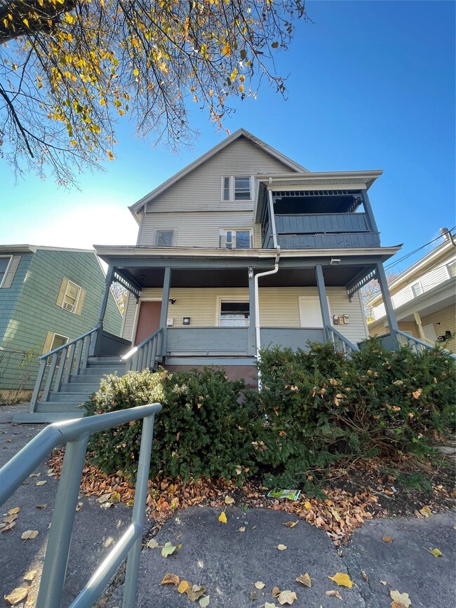Primary Photo - 31 Elmer St
