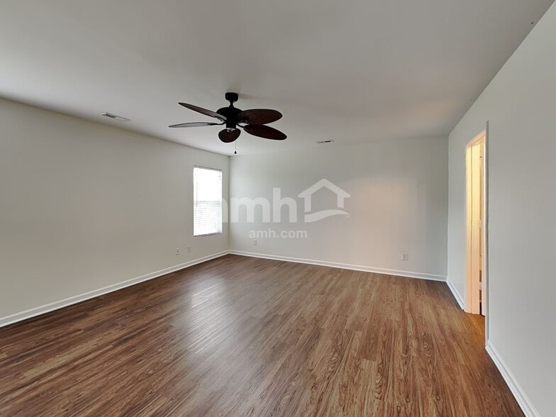 Building Photo - 3011 Gray Farm Rd