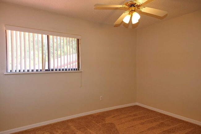Building Photo - Dr. Phillips Townhome in Gated Community