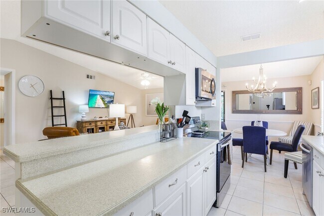 Building Photo - 633 91st Ave N