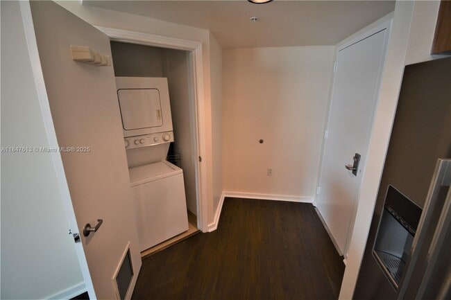 Building Photo - 9055 SW 73rd Ct