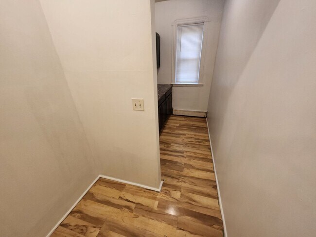 Building Photo - 22 Normandy St