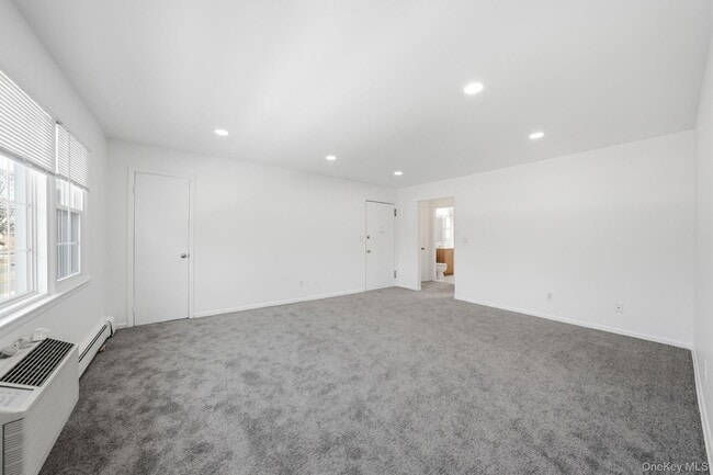 Building Photo - 240 S Broadway