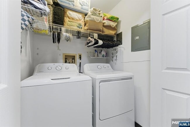 Building Photo - 774 Sassafras Ct